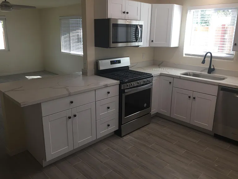 909 E Tuckey Ln #3 — Photo 6