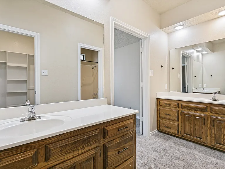 2306 Birchbrook Ct — Photo 11