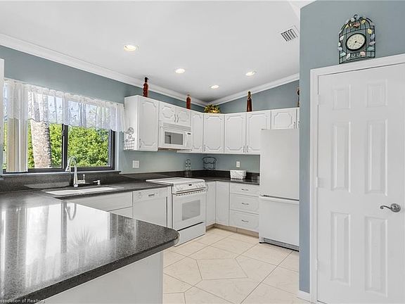 4th image of 6750 Us Highway 27 N APT B26