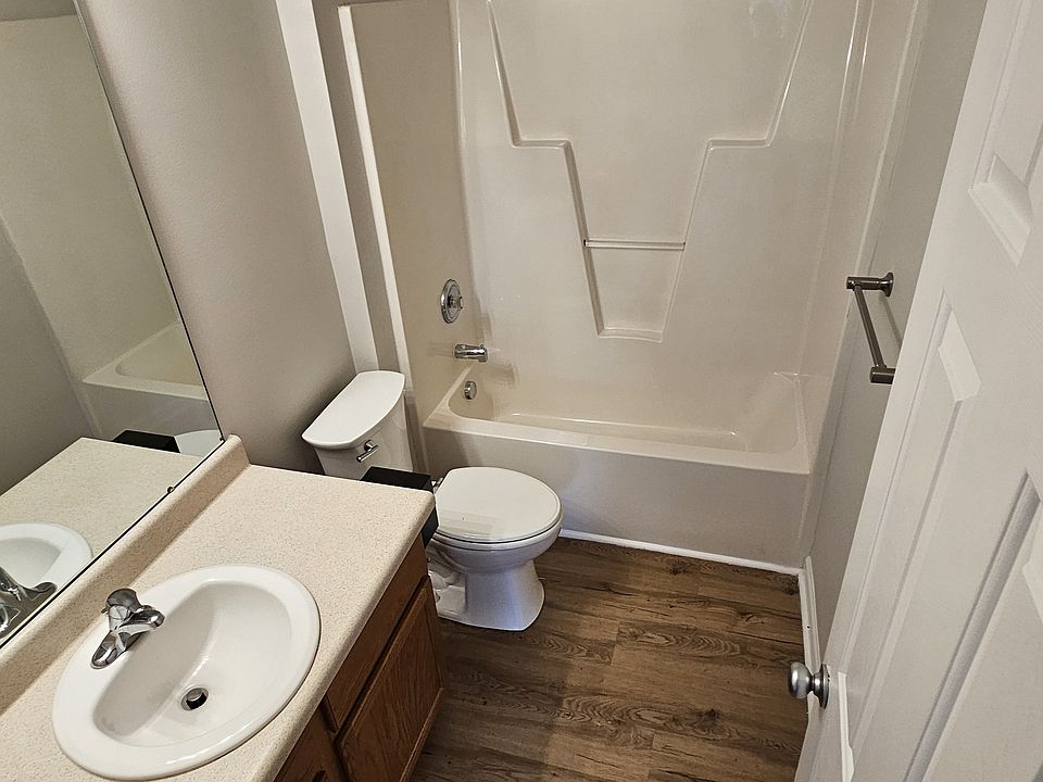 1st image of 3827 Picasso Ct #3827