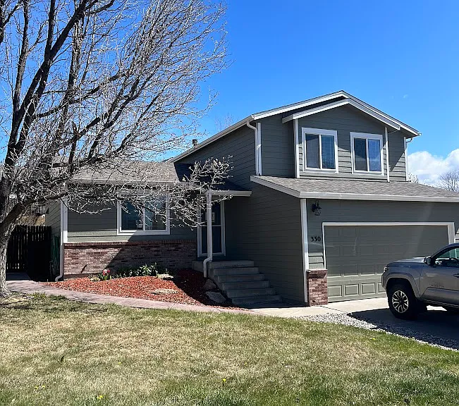330 Derry Dr — Photo 2