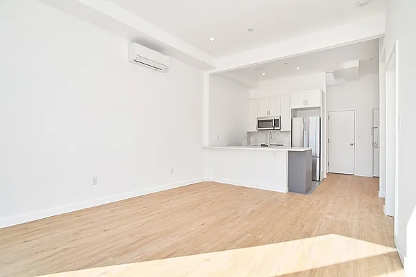 Rented by REAL New York | media 12