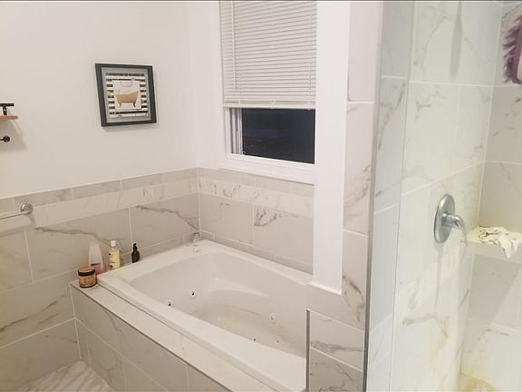 3rd image of 23 Farley Ave Floor 2