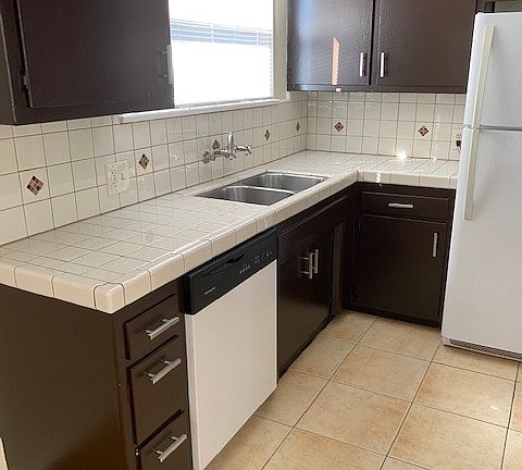 3rd image of 4960 Kester Ave #3