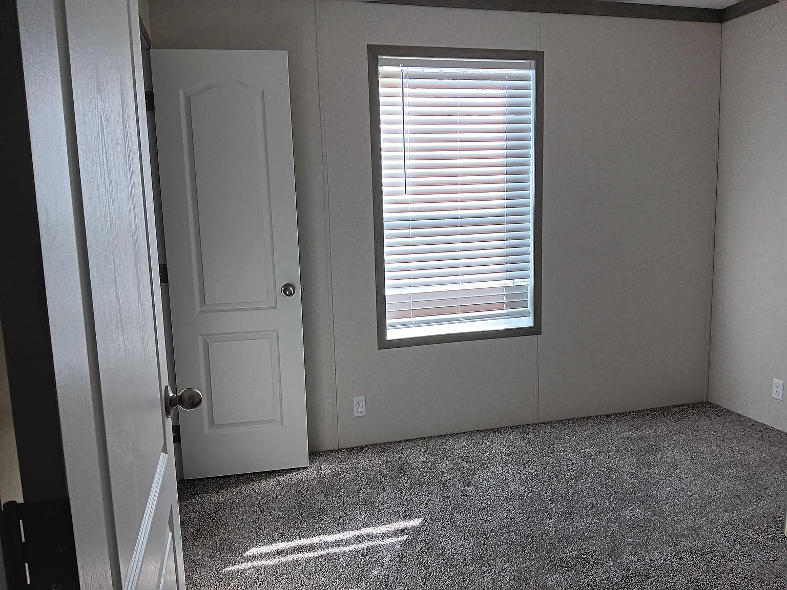 Windsor Estates — Photo 4