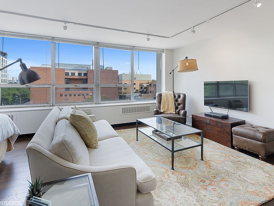 1st image of 502-70 W Burton Pl #502