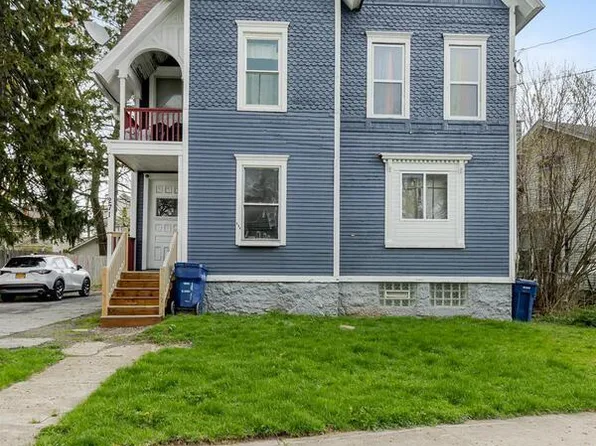 271 Locust St #2, Lockport, NY 14094