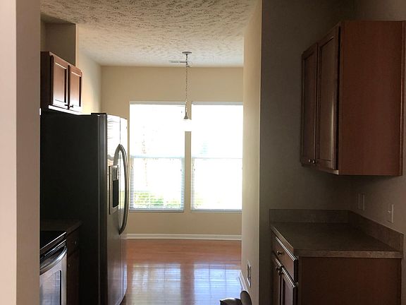 4th image of 38459 Revere Dr