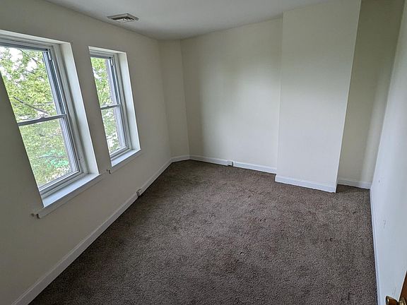 2nd image of 4716 Woodland Ave #3F