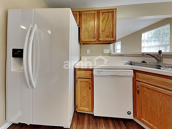 3rd image of 6475 Calloway Ct