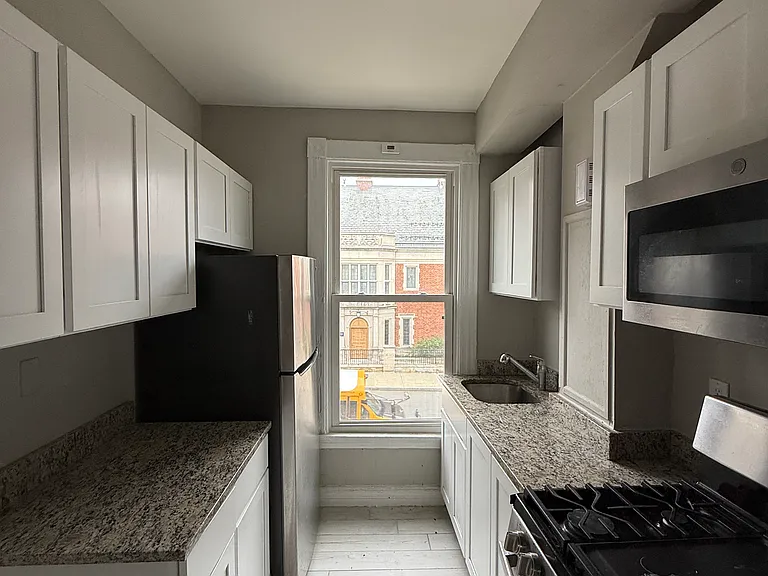 83 Sachem St #2R — Photo 3