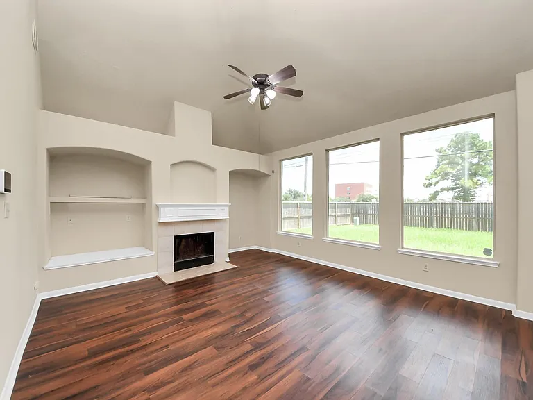 530 Majestic Ridge Dr — Photo 24