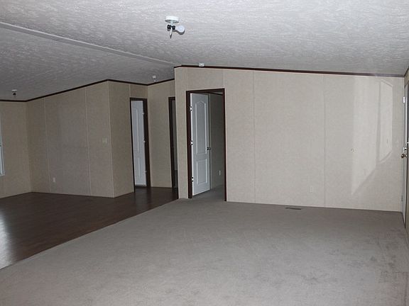 5th image of 914 Lee St
