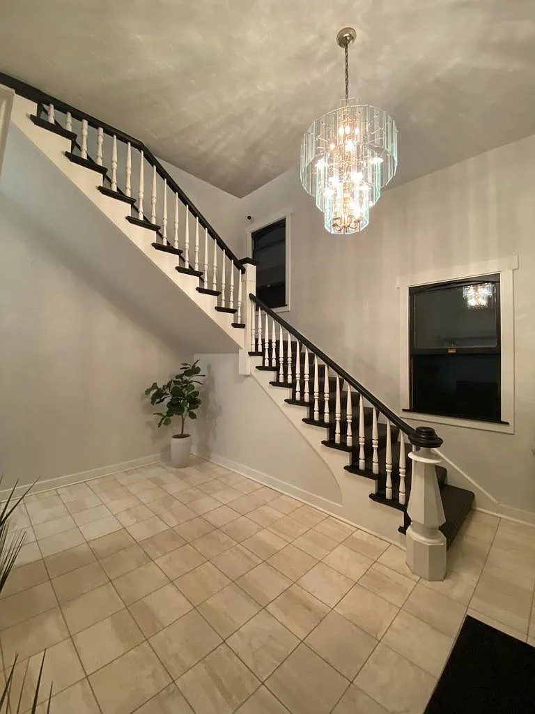 Studio, 350 sqft, $1,795 — Photo 3