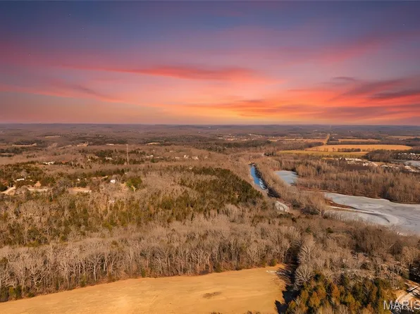 8911 Kitson Ln, Cedar Hill, MO 63016