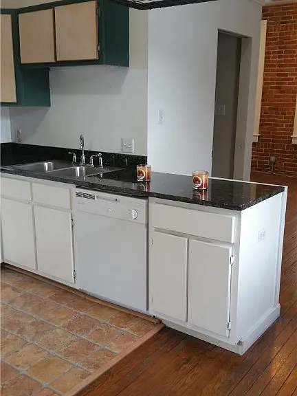 408 W Marshall St #3 — Photo 5