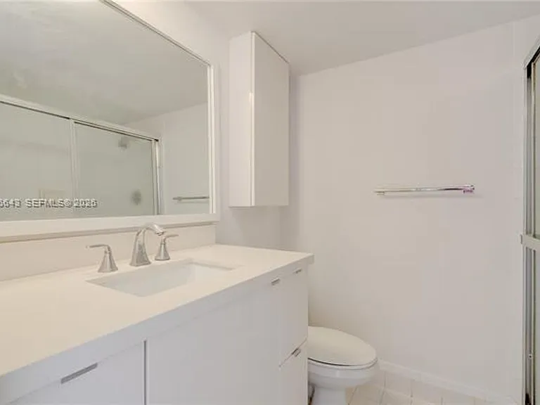5161 Collins Ave #516 — Photo 28