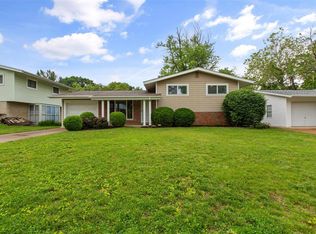 10925 Ridge Forest Dr, Saint Louis, MO 63123