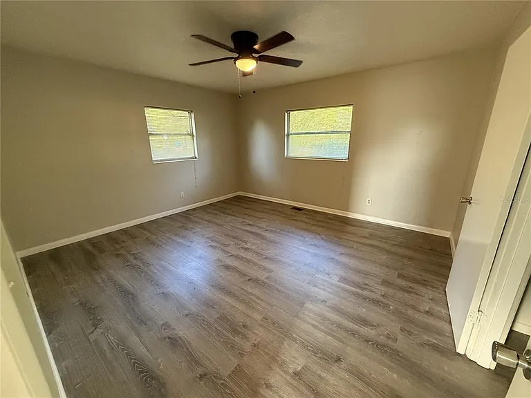 307 S Orange Ave — Photo 5