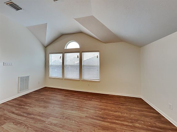 4th image of 4428 Blossomwood Dr #4428
