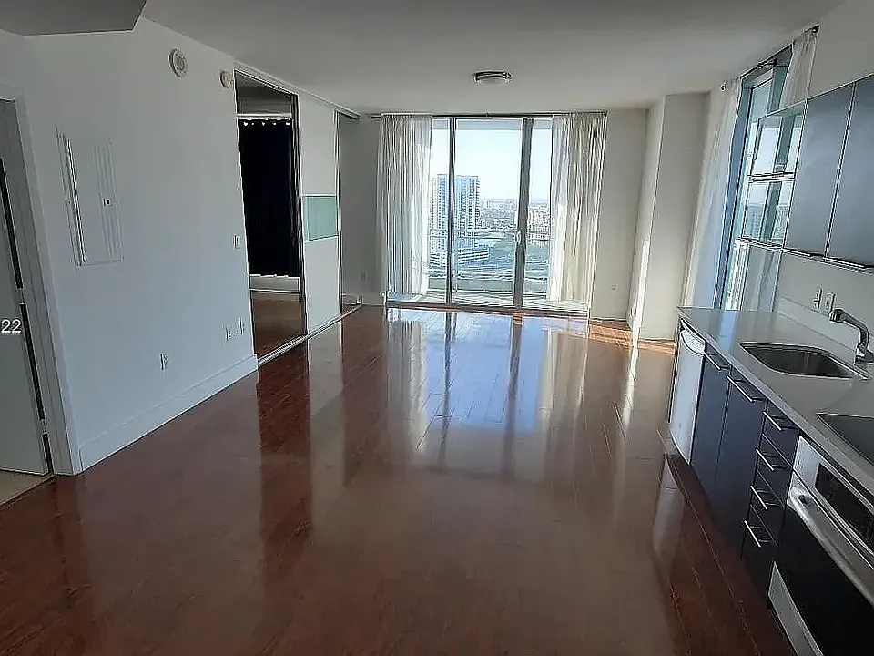 1 bed, 814 sqft, $2,700 — Photo 3