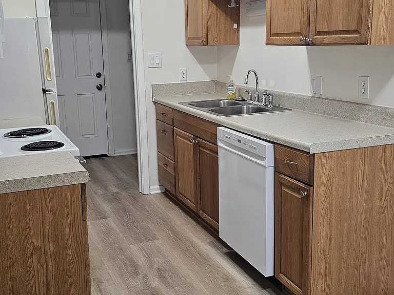 209 Cedar St #E2 — Photo 9