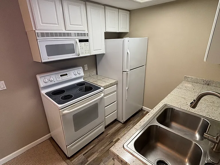 9950 SE Talbert St #3 — Photo 4