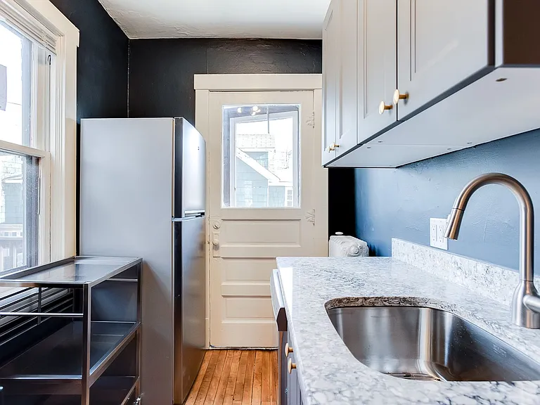 424 Smith — Photo 33