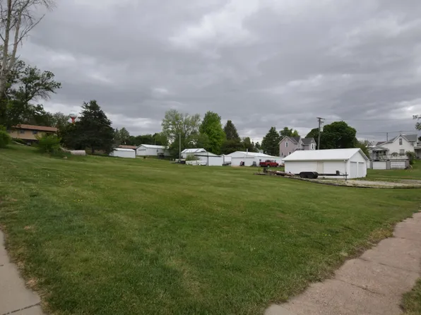 302 3rd St, Portsmouth, IA 51565
