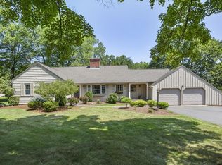 39 Greenwich Rd, East Longmeadow, MA 01028