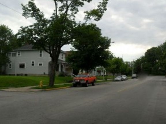 4th image of 338 Richmond Ave