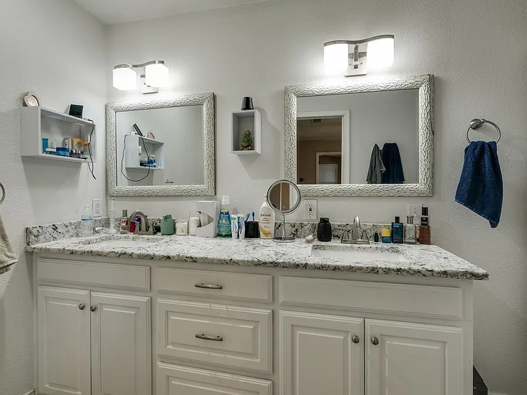 303 Chris Dr — Photo 15