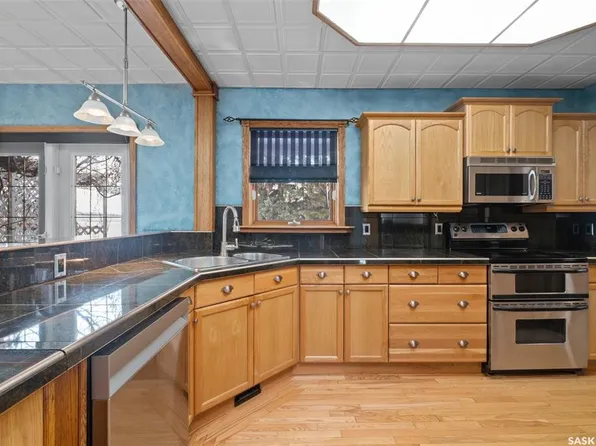 1027 4th STREET E, Prince Albert, SK S6V 0L1
