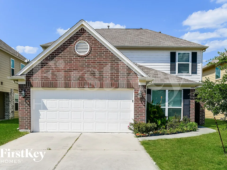 9909 Hyacinth Way