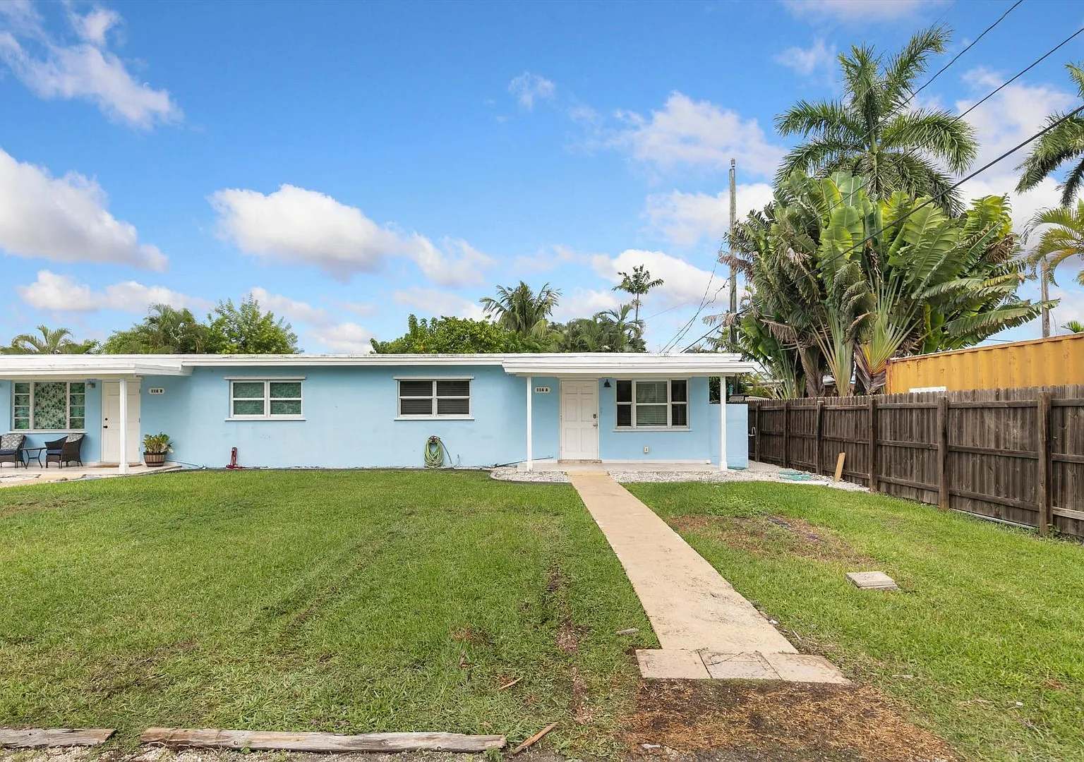 Charming 2-Bedroom Duplex with Private Backyard & Jacuzzi 116 4th Street — Photo 3