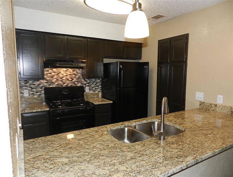 1st image of 4017 Victory Dr APT 245