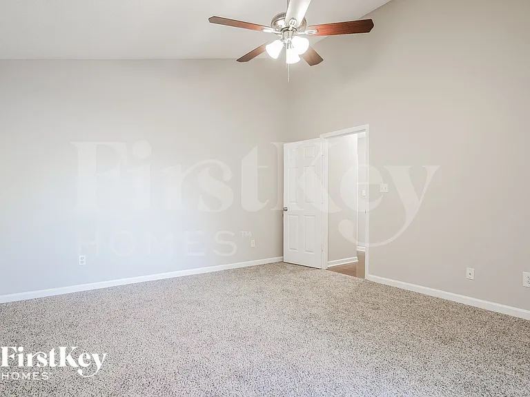 8 Whitaker Pl — Photo 10