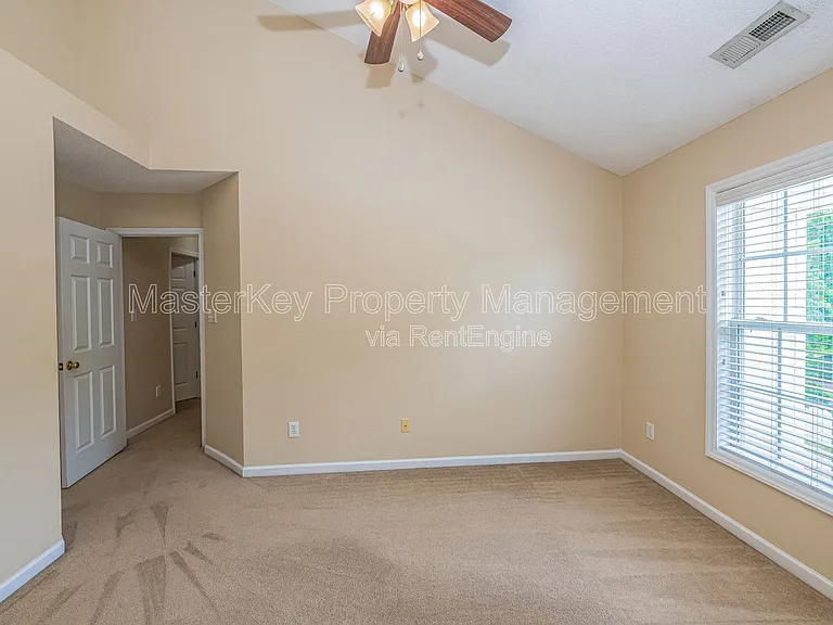 4001 Winecott Dr — Photo 8