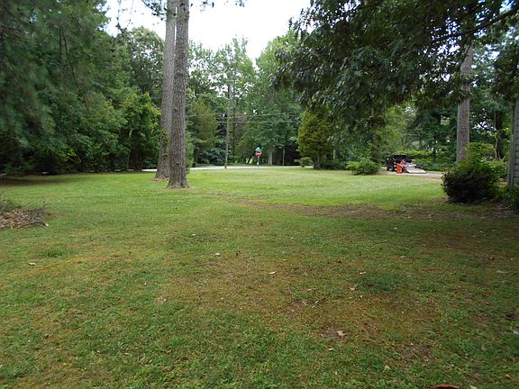2nd image of 600 Linkhorn Dr