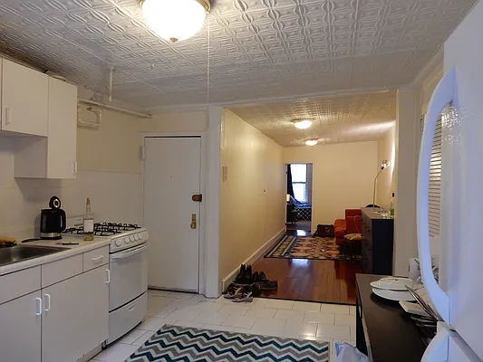 Rented by Aimee Grodanz, LREB | media 11