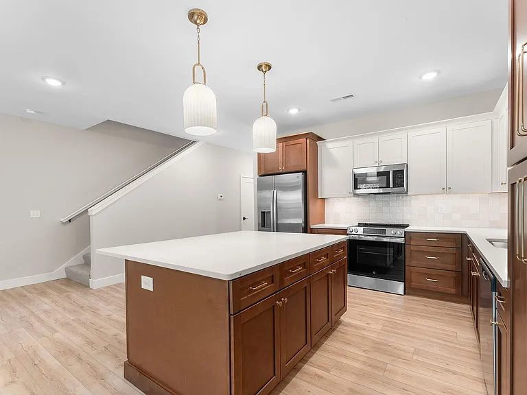 2191 W Parkview Ave — Photo 11