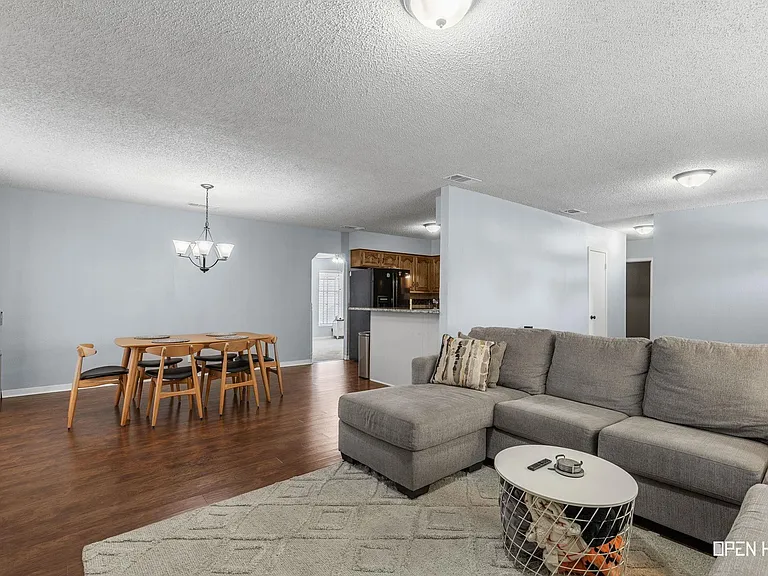 2810 Fleming Rd — Photo 9