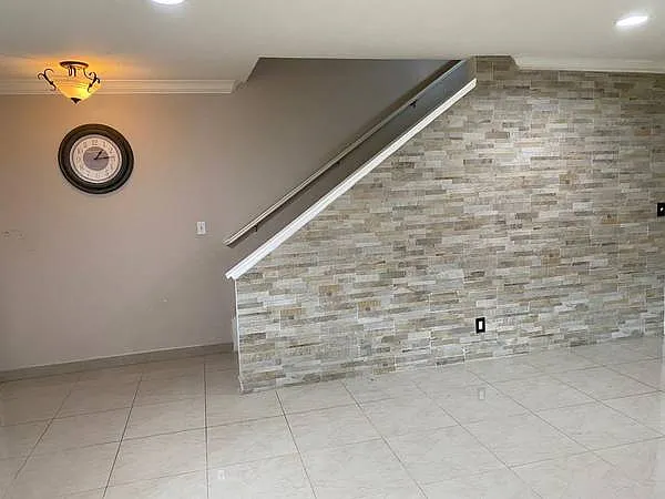 1413 N Broadway #C — Photo 1