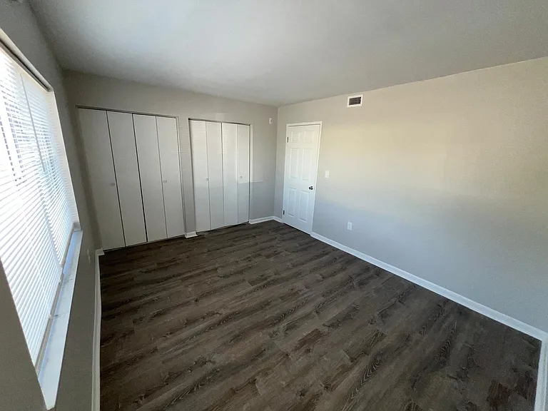 378 48th Ave N #118 — Photo 5