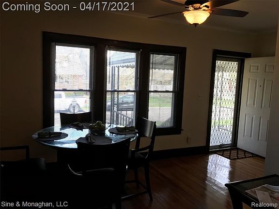 5th image of 1371 Wayburn St