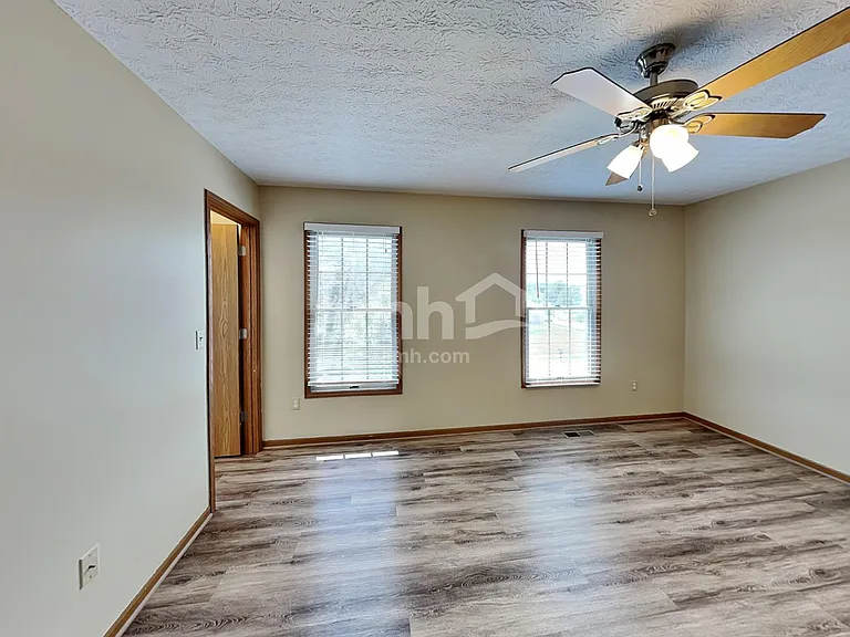 5298 Rifle Dr — Photo 11