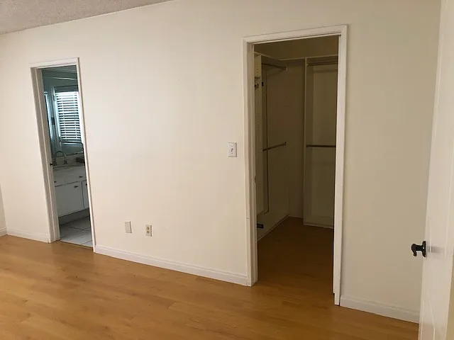 10715 Baton Rouge Ave — Photo 14