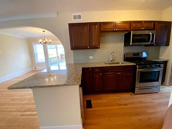5th image of 6420 N Campbell Ave APT 1R