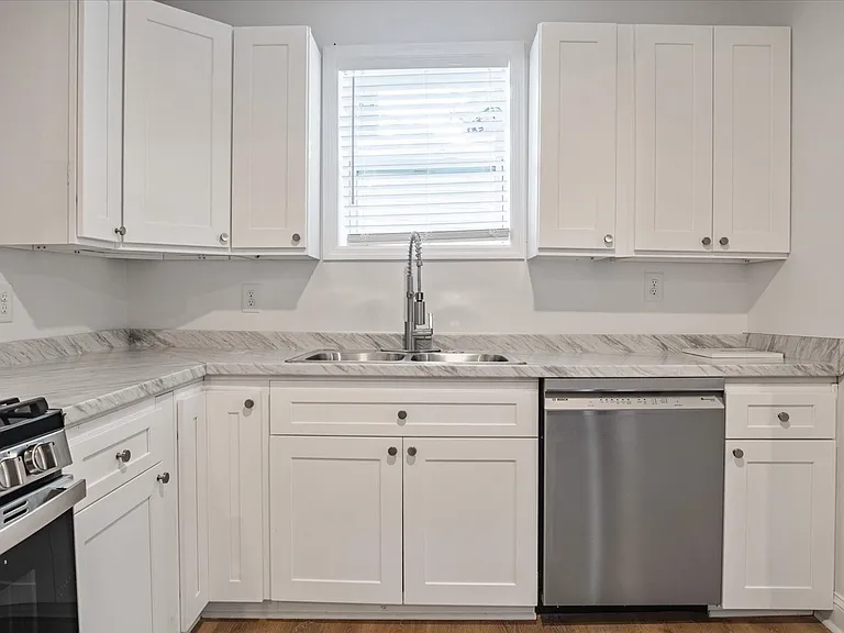 605 Hatcher Ln — Photo 10