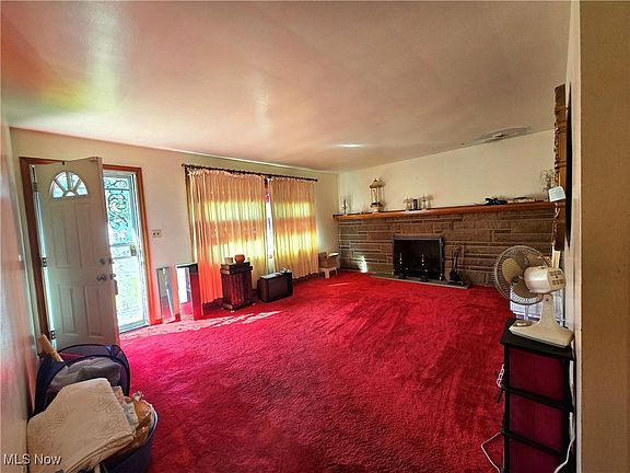 2nd image of 575 Woodside Ave